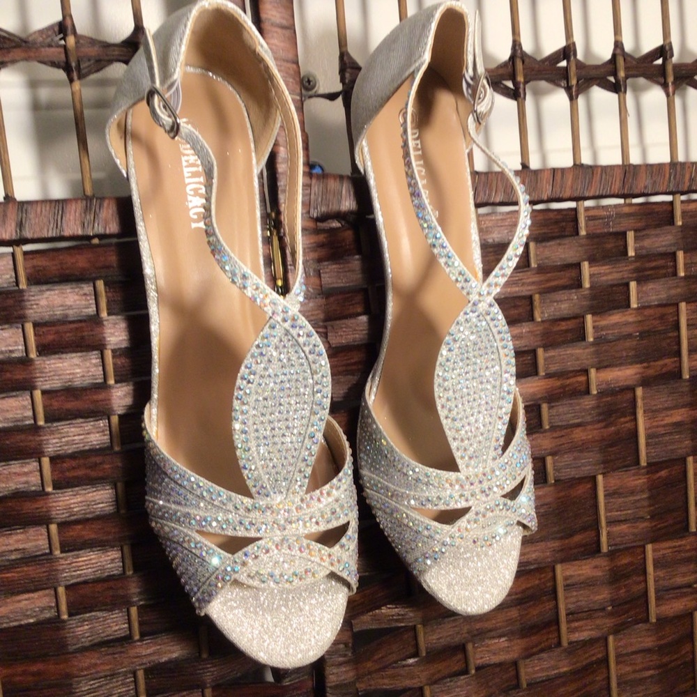 Delicacy silver glitter and rhinestone heel